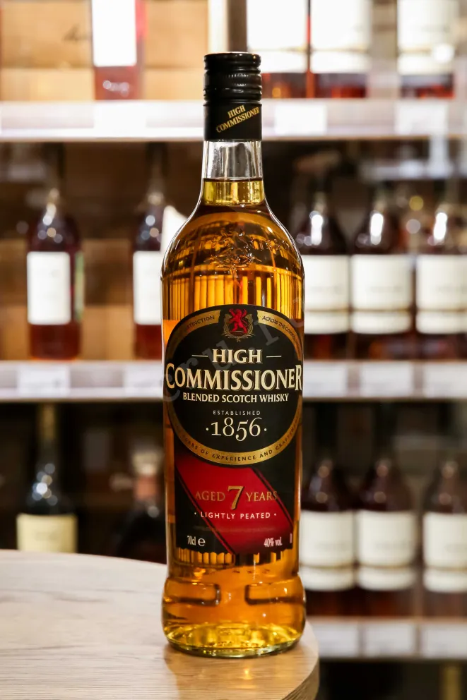 В магазине Крю Профи High Commissioner 7 Years in gift box 0.7 л