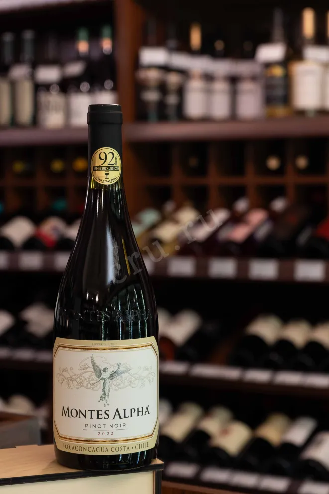 В магазине Крю Профи Montes Alpha Pinot Noir DO in gift box 2022 0.75 л