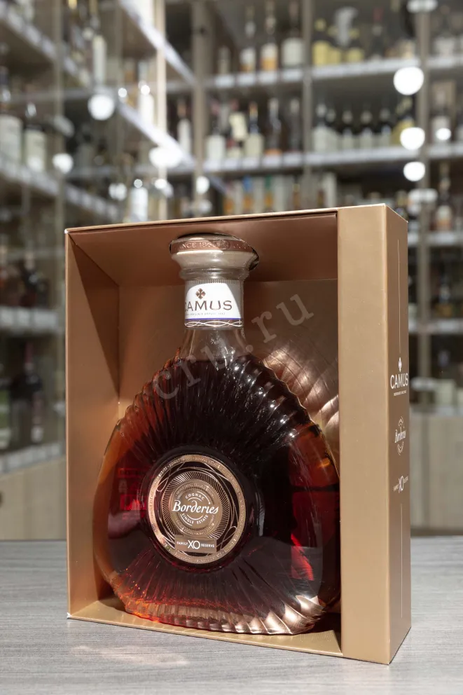 В магазине Крю Профи Camus XO in gift box 0.7 л