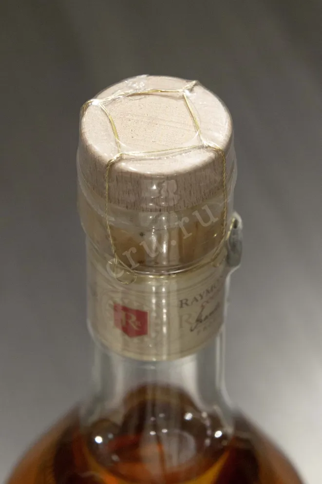 Пробка Raymond Ragnaud Millesime Grande Champagne in gift box 2000 0.7 л