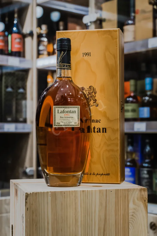 В магазине Крю Профи Lafontan 1991 0.7 л