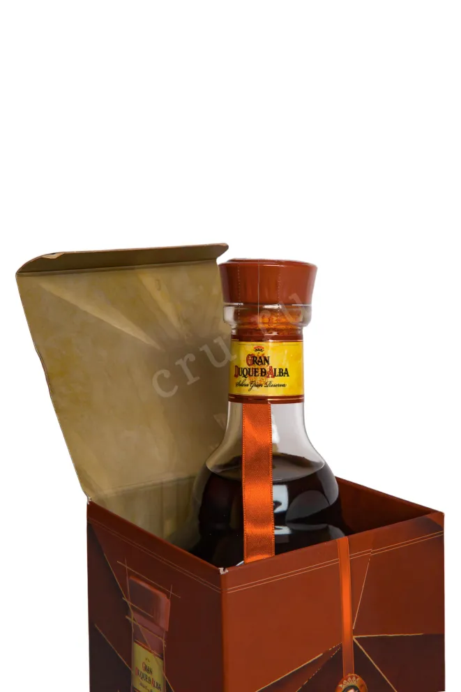 В подарочной коробке Brandy de Jerez Gran Duque De Alba 0.7 л