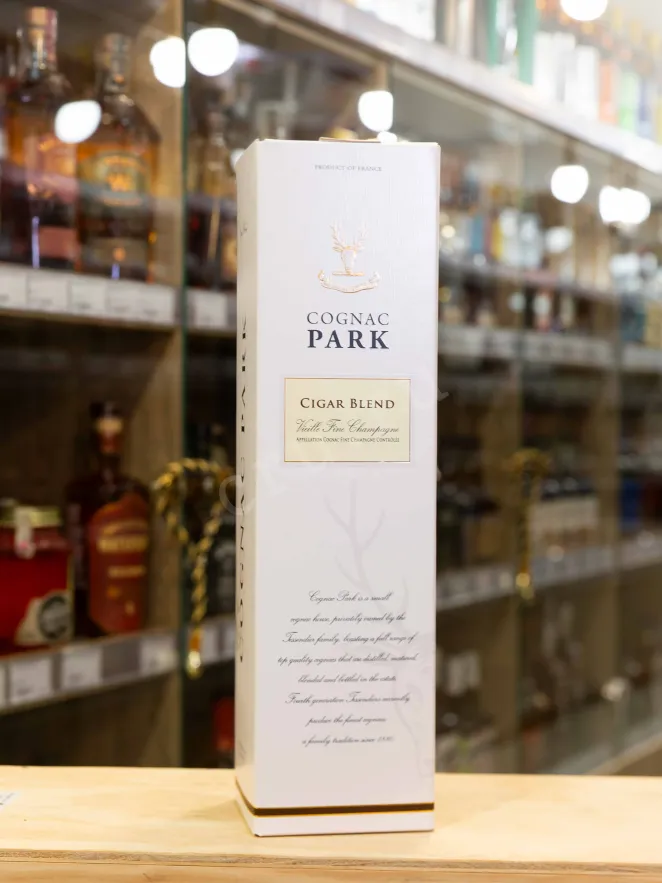 В магазине Крю Профи Park Cigar Blend Vieille Fine Champagne in gift box 0.7 л