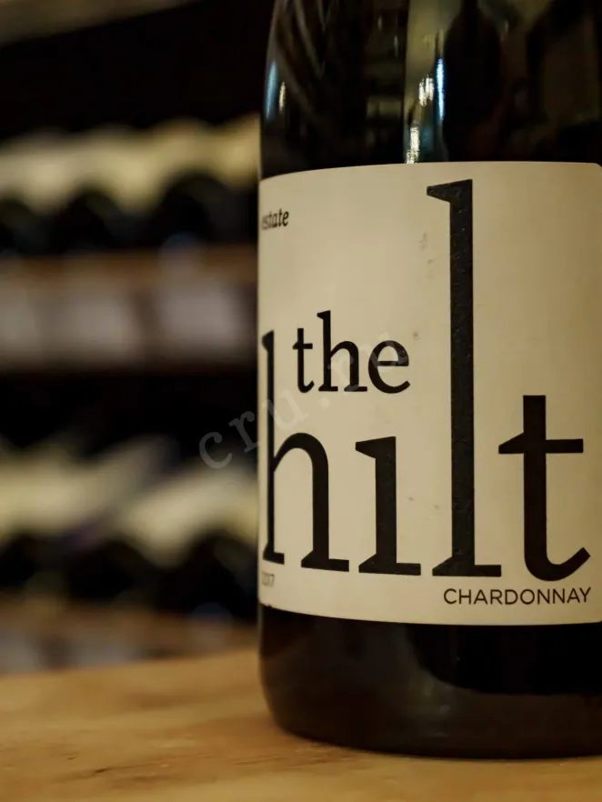 В магазине Крю Профи The Hilt Estate Chardonnay 2017 0.75 л