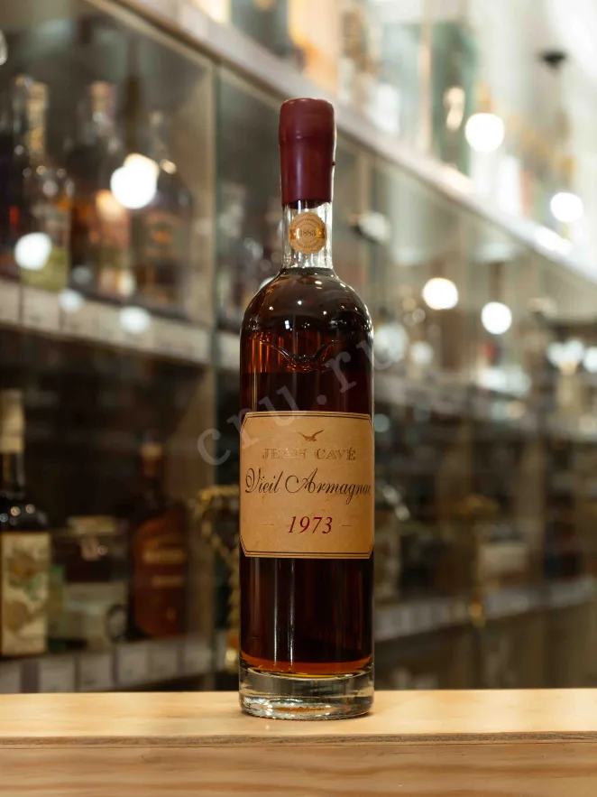 В магазине Крю Профи Jean Cave Vieil Armagnac AOC wooden box 1973 0.7 л