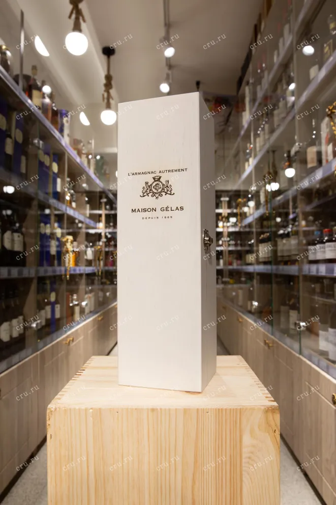 В магазине Крю Профи Gelas Bas Armagnac 1963 wooden box 1963 0.7 л