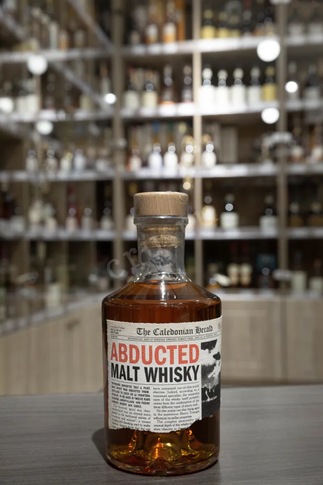 В магазине Крю Профи Abducted Malt gift box 0.7 л