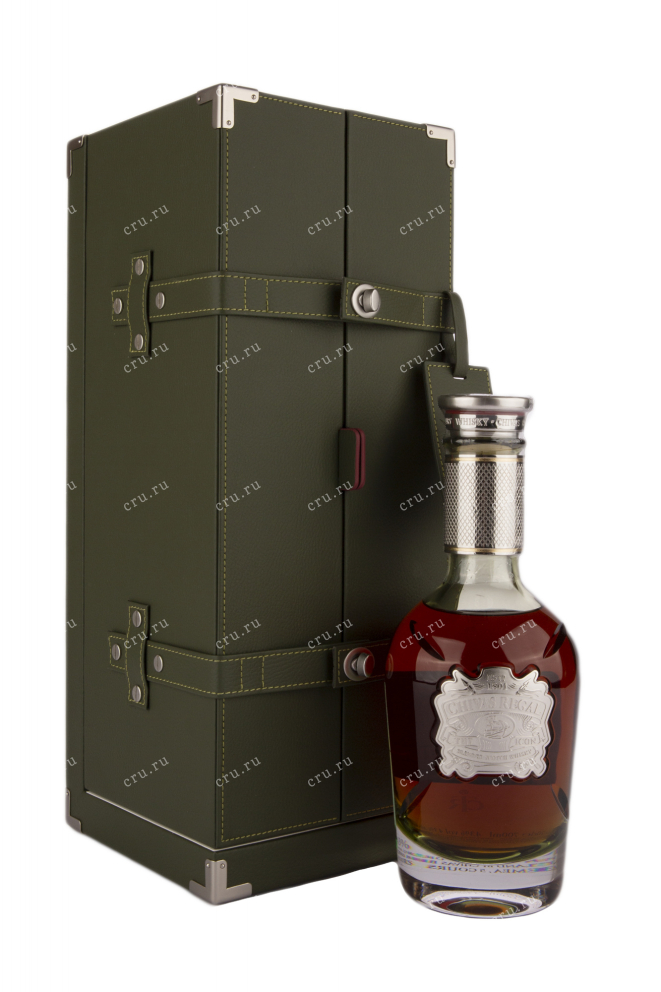 Виски Chivas Regal The Icon gift box  0.7 л