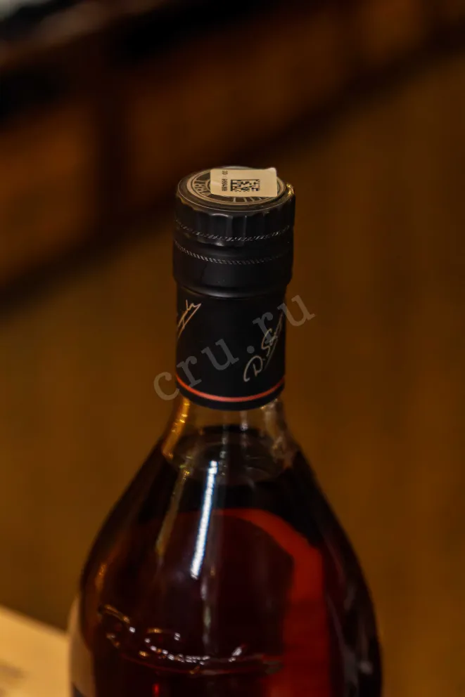 Пробка Sarajishvili VSOP in gift box 0.7 л