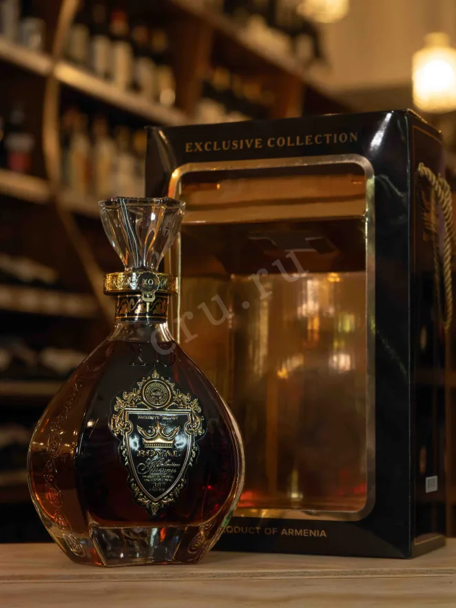 В магазине Крю Профи Ginevan Royal Collection Gold 30 Years Old in gift box 0.75 л