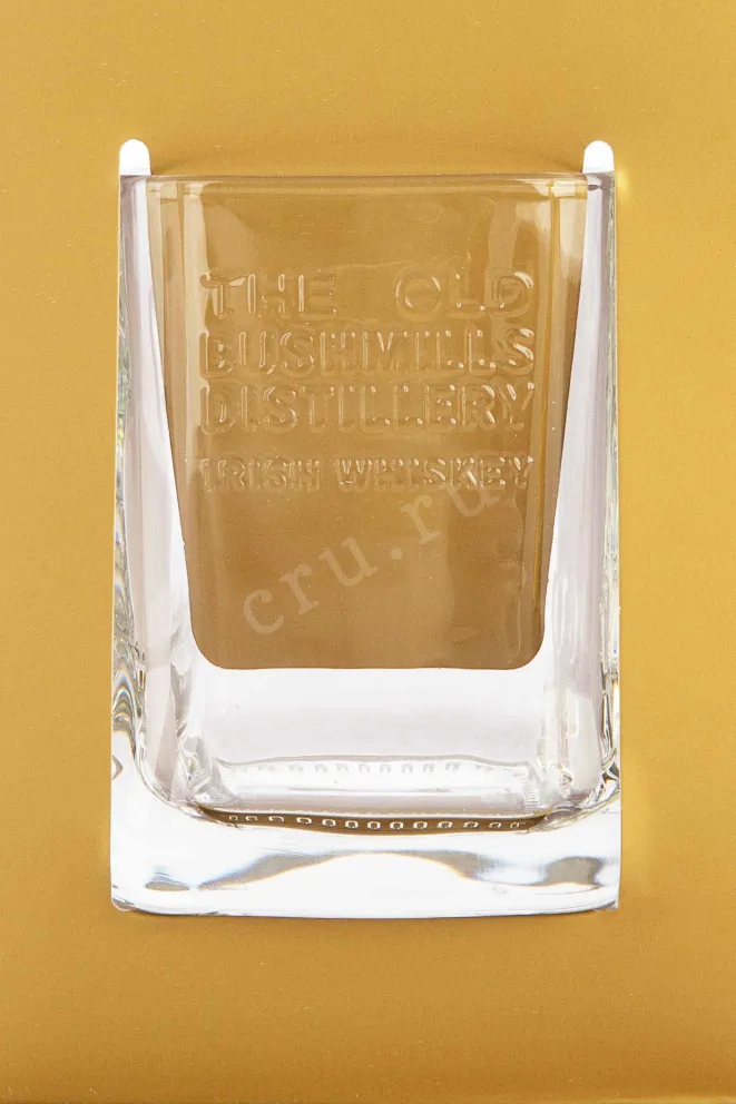 Набор с бокалами Bushmills Original in gift box + 1 glass 0.7 л