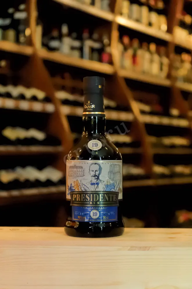 В магазине Крю Профи Oliver Presidente Marti 19 years gift box 0.7 л