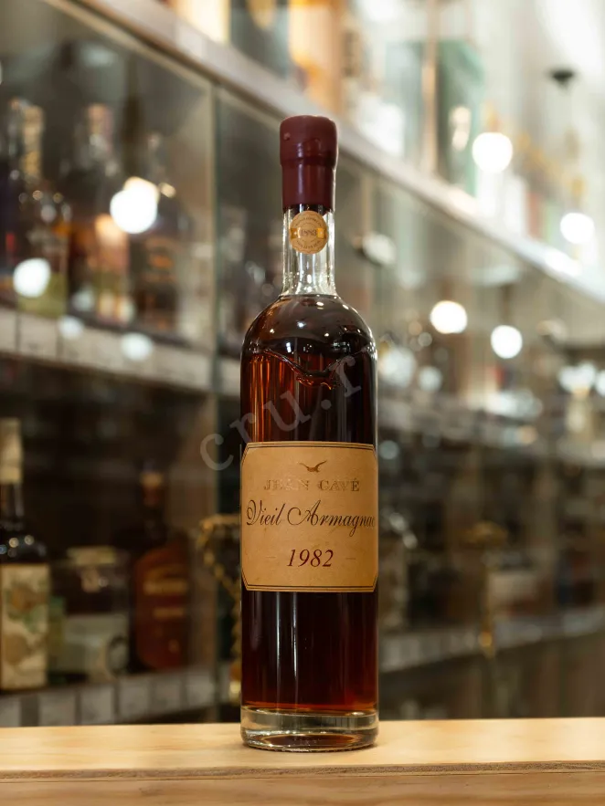 В магазине Крю Профи Jean Cave Vieil Armagnac wooden box 1982 0.7 л