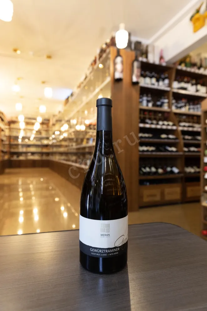 В магазине Крю Профи Meran Graf Gewurztraminer Subtirol Alto Adige DOC 2022 0.75 л