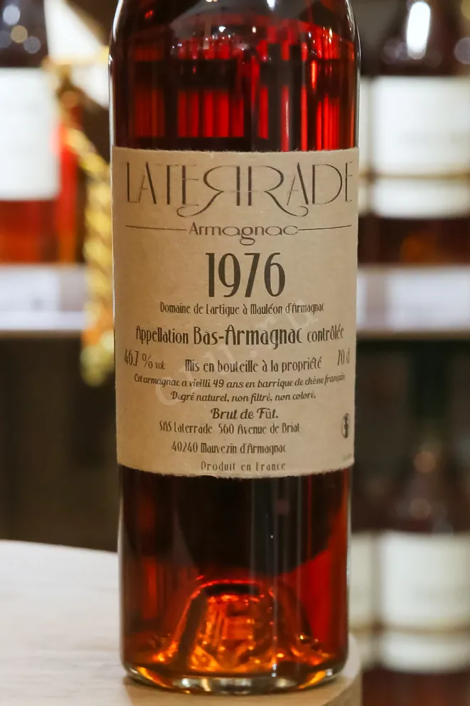 В магазине Крю Профи Laterrade Domaine de Lartigue Bas-Armagnac in wooden box 1976 0.7 л