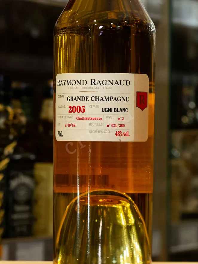 В магазине Крю Профи Raymond Ragnaud Millesime Grande Champagne in gift box 2005 0.7 л
