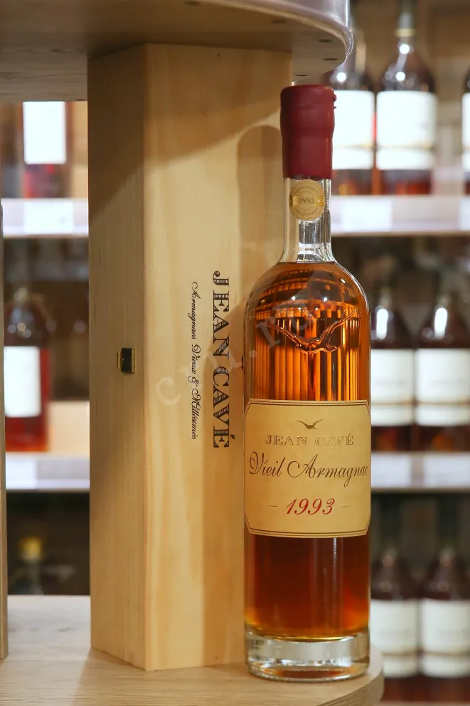 В магазине Крю Профи Jean Cave Vieil Armagnac AOC wooden box 1993 0.7 л