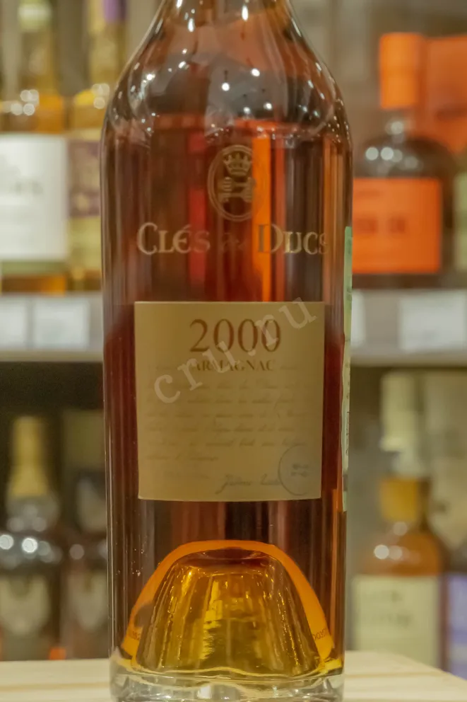 В магазине Крю Профи Cles des Ducs Millesim 2000 0.7 л