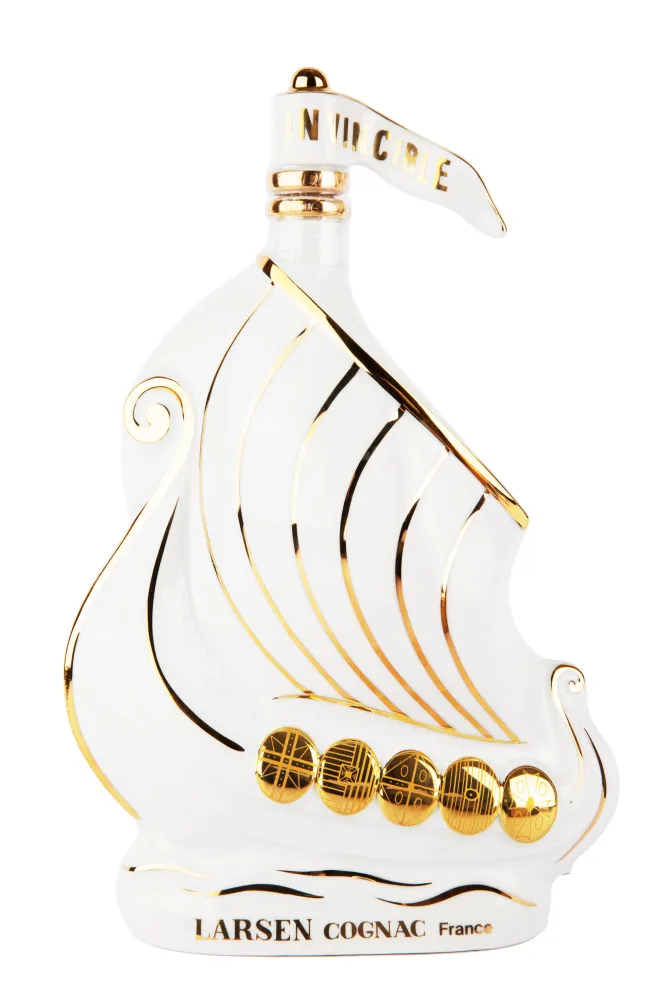 Коньяк Ларсен Фин Шампань Корабль Викингов Белый 0.7