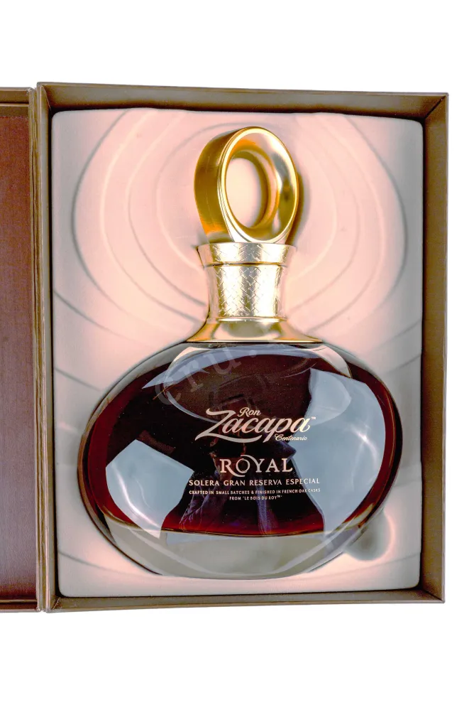 В подарочной коробке Zacapa Centenario Royal Solera Grand Reserve Especial in gift box 0.7 л