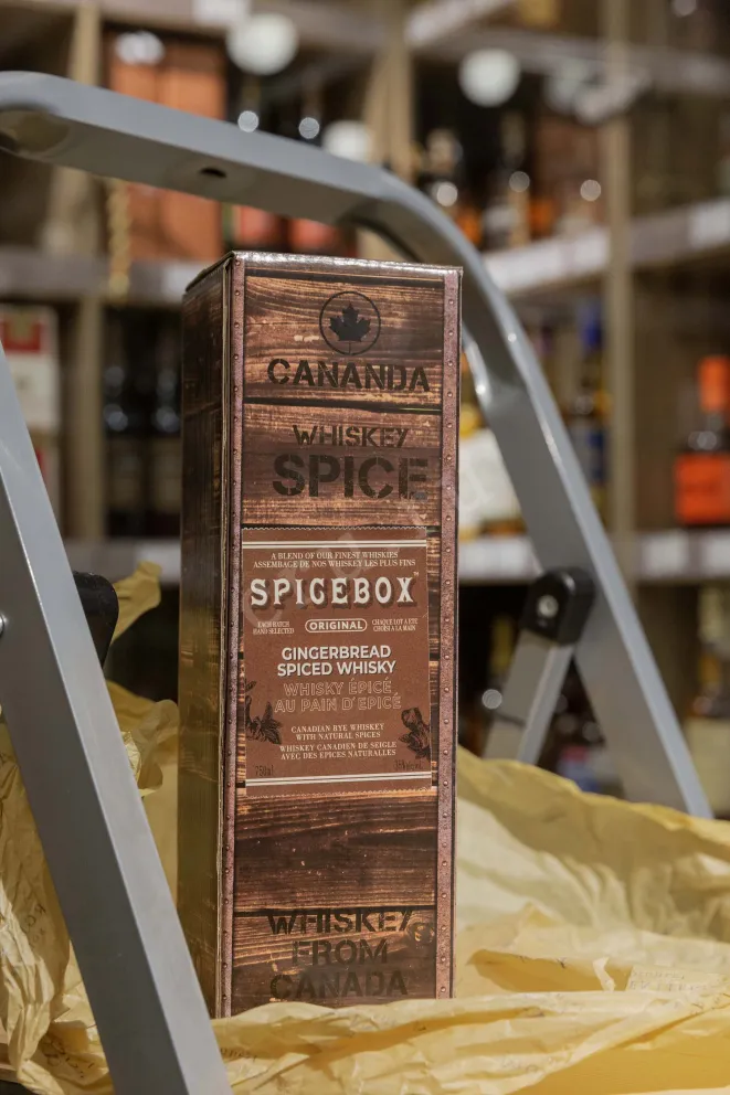 В магазине Крю Профи Spicebox Gignerbread Spiced in gift box 0.75 л