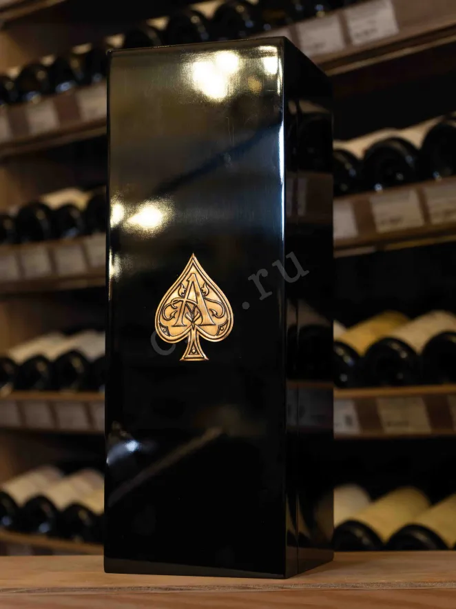 В магазине Крю Профи Armand de Brignac Brut in gift box with case 2021 0.75 л