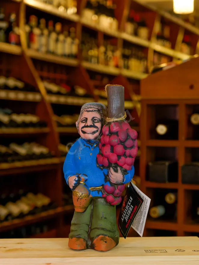 В магазине Крю Профи GCW Alazani valley Red Semi-sweet in ceramic bottle Winemaker 2023 0.75 л