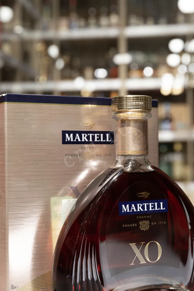 В магазине Крю Профи Martell XO 0.7 л