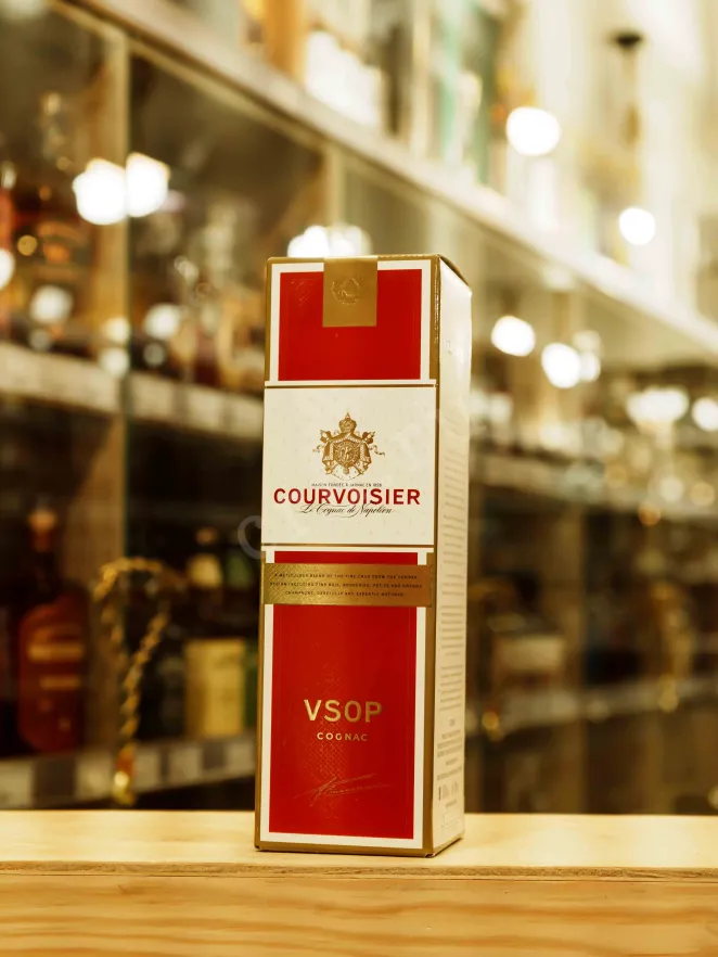 В магазине Крю Профи Courvoisier VSOP gift box 0.5 л