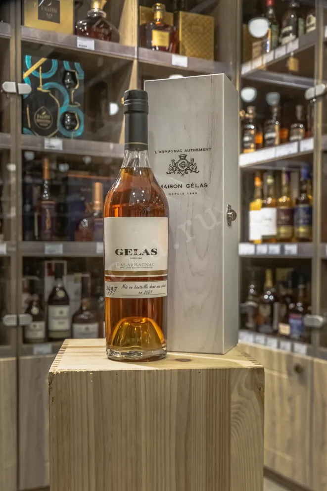 В магазине Крю Профи Gelas 1997 0.7 л