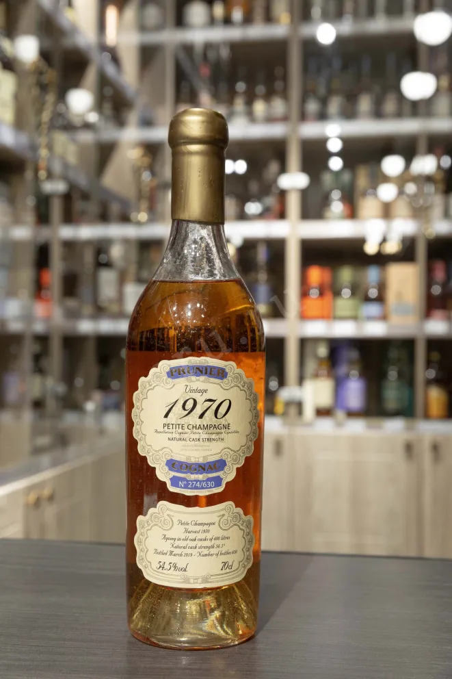 В магазине Крю Профи Prunier 1970 0.7 л