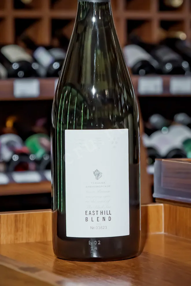В магазине Крю Профи Usadba Divnomorskoe East Hill Blend 2024 0.75 л