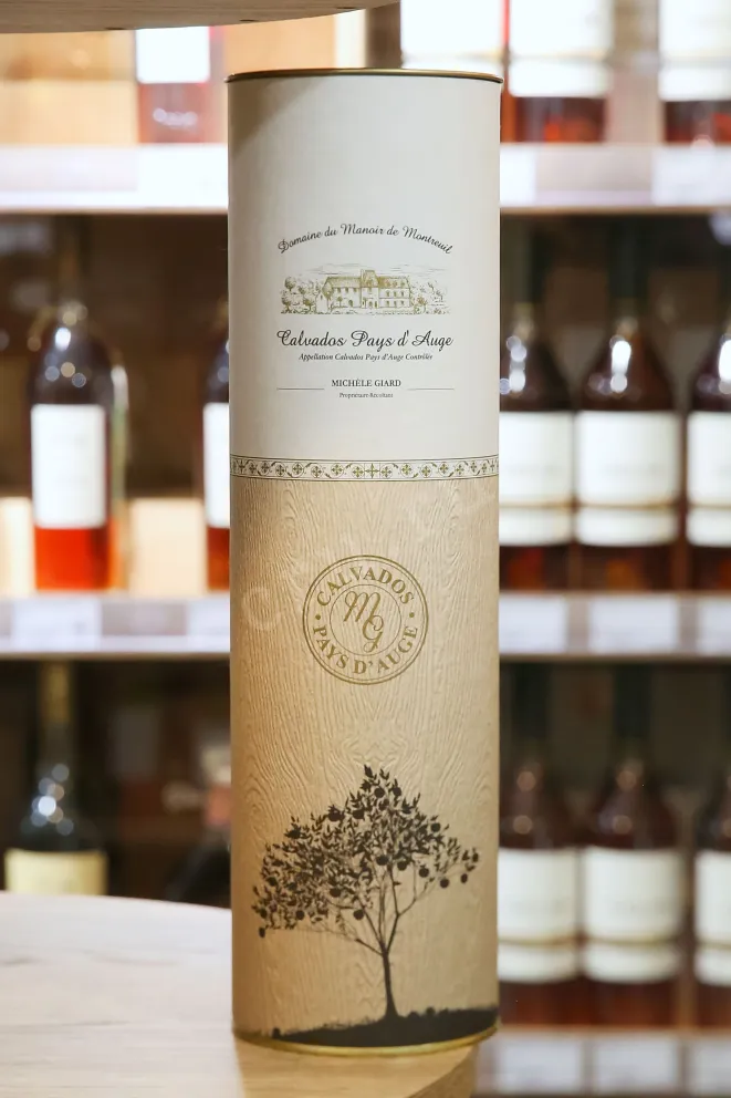 В магазине Крю Профи Domaine du Manoir du Montreuil Calvados Pays dAuge 1973 0.7 л