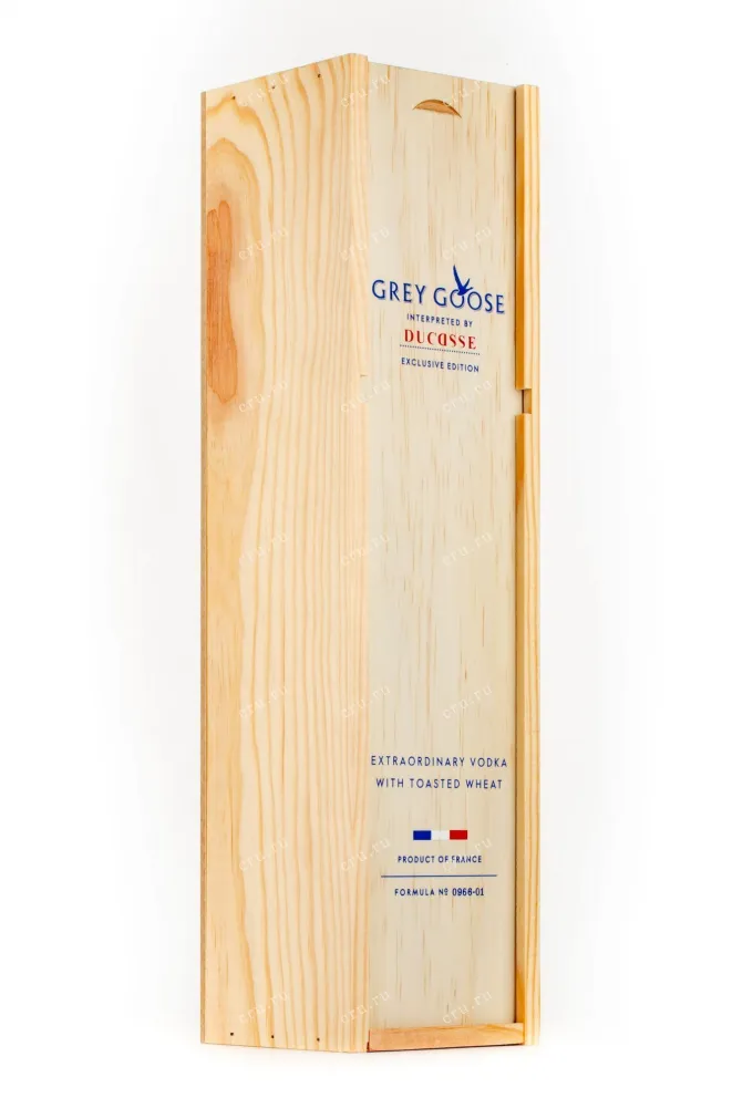 Подарочная упаковка водки Grey Goose Ducase 0.7