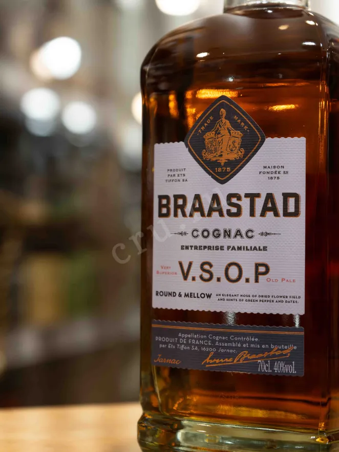 В магазине Крю Профи Braastad VSOP gift box 0.7 л