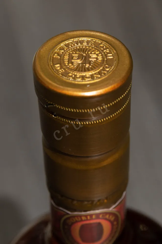 Пробка Pierre Ferrand Reserve 4 years in gift box 0.7 л