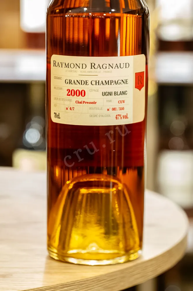 В магазине Крю Профи Raymond Ragnaud Millesime Grande Champagne in gift box 2000 0.7 л