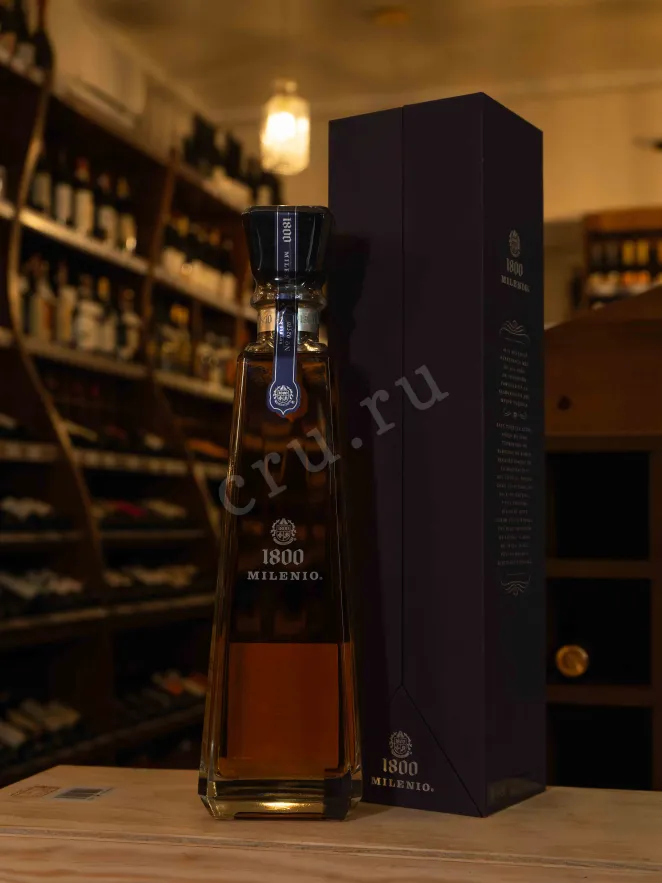 В магазине Крю Профи Jose Cuervo 1800 Milenio Extra Anejo in gift box 0.7 л