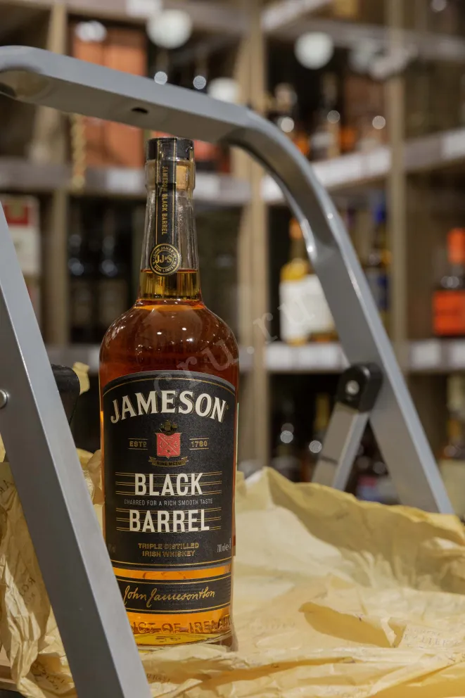 В магазине Крю Профи Jameson Black Barrel in gift box with 1 glass 0.7 л