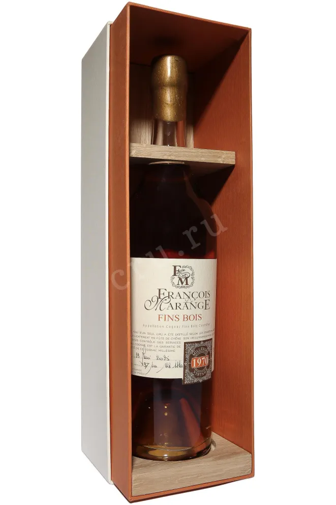 В подарочной коробке Francois de Marange Fins Bois AOC in gift box 1970 0.7 л