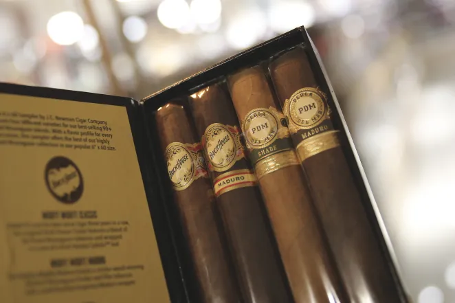 В магазине Крю Профи Brick House Mighty Mighty Sesenta Sampler SET of *4 cigars