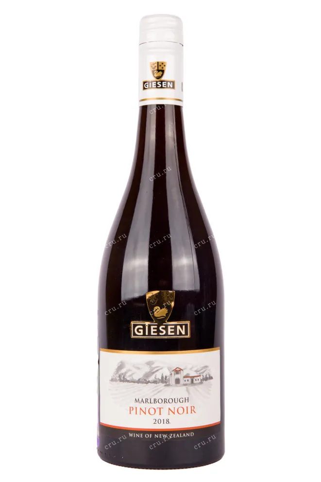 Вино Giesen Estate Pinot Noir 2018 0.75 л