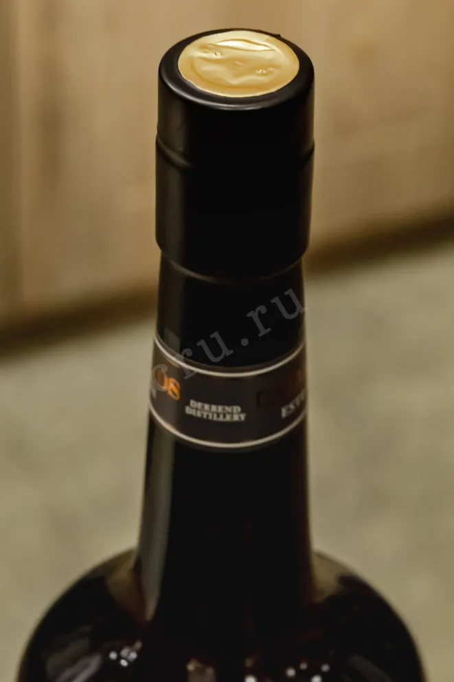 Пробка Derbentskiy Grand Reserve in gift box 0.7 л