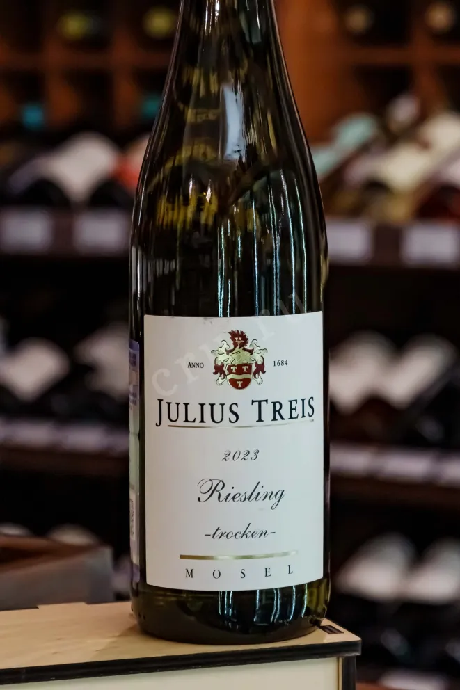 В магазине Крю Профи Julius Treis Riesling Trocken 2023 0.75 л