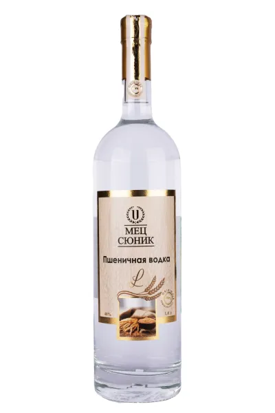 Водка Мец Сюник Пшеничная  1 л