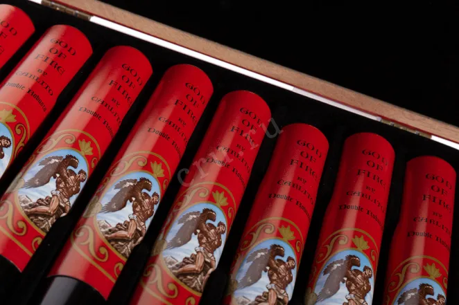 Коробка с сигарами Год оф Фая бай Карлито Дабл Робусто Тубос