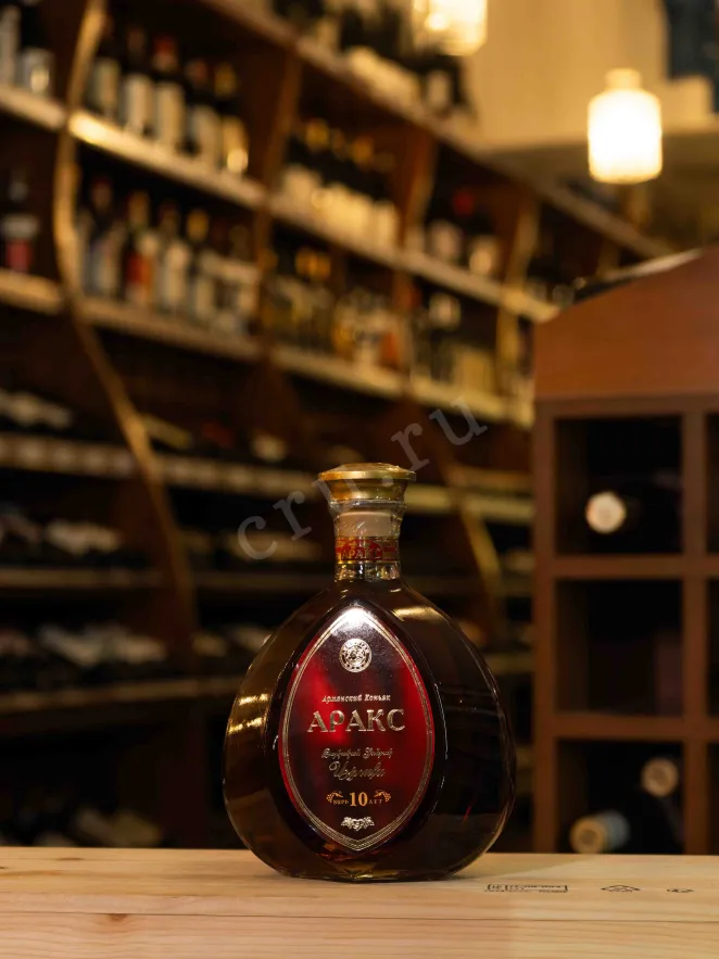 В магазине Крю Профи Araks 10 years 0.7 л