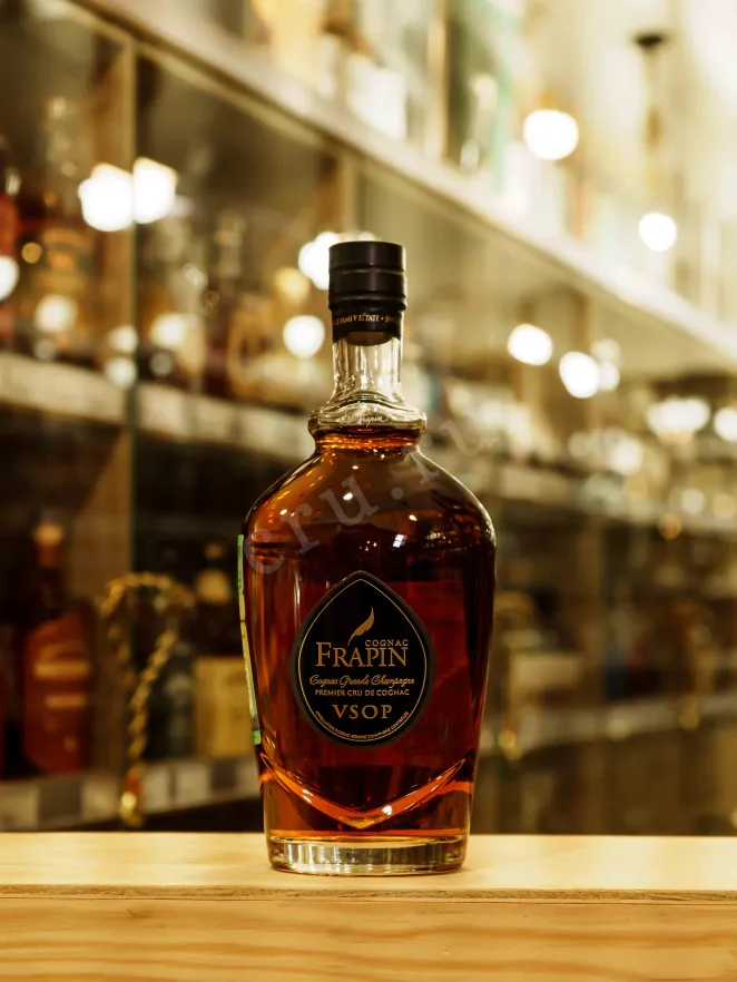 В магазине Крю Профи Frapin VSOP with 2 glasses 0.7 л