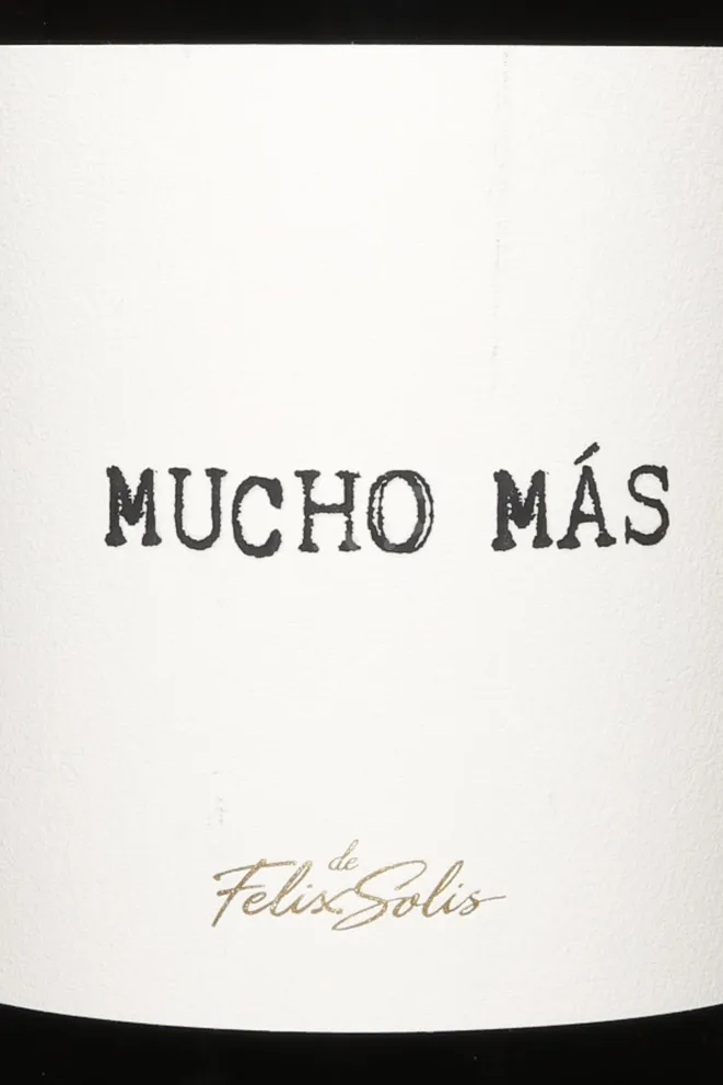 Этикетка Mucho Mas Red Medium Dry 2024 1.5 л