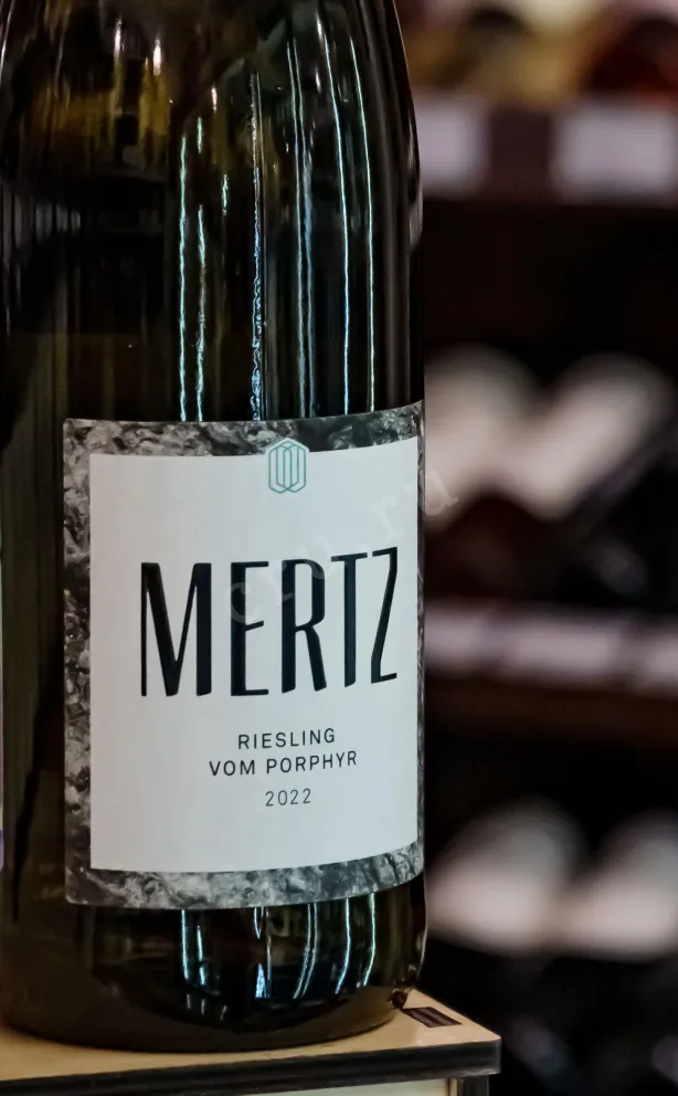 В магазине Крю Профи Mertz Eckelsheim Riesling vom Porphyr 2022 0.75 л
